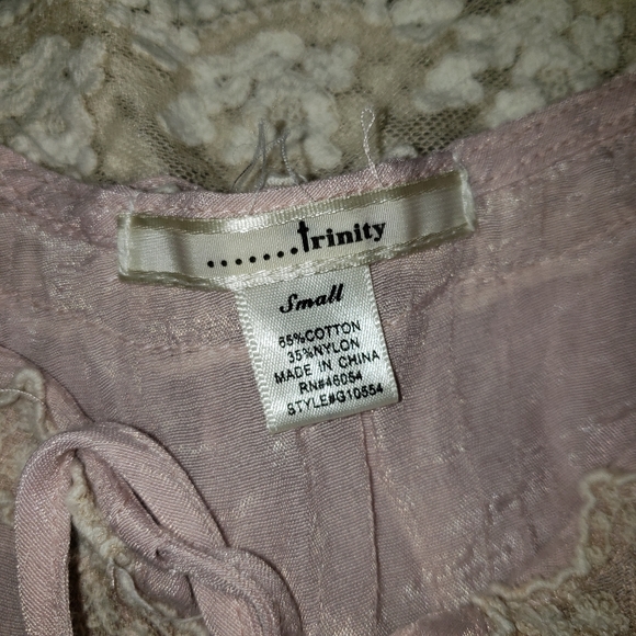 | Trinity | Lace Peasant Top - Picture 6 of 9